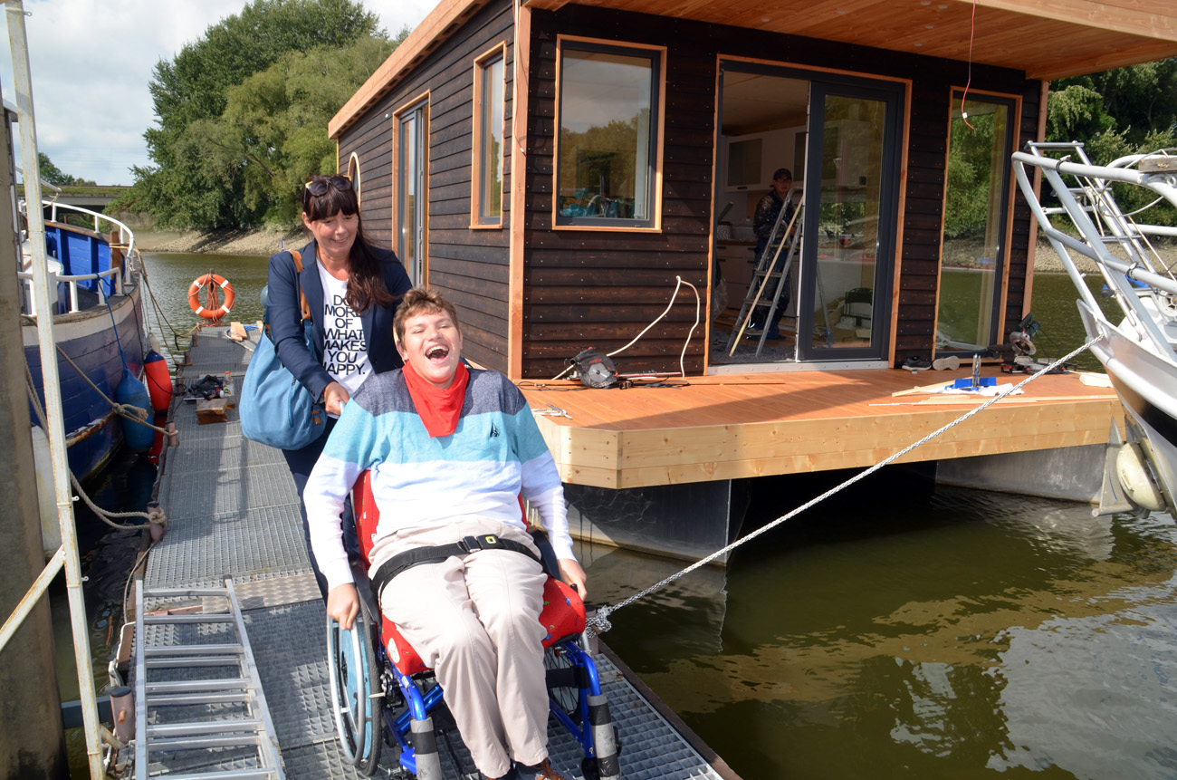 Read more about the article Wir unterstützen das gemeinnützige Projekt „Hausboot Huckleberry Finn“
